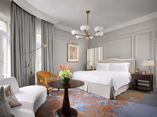 Habitación de lujo con cama King del hotel The Savoy