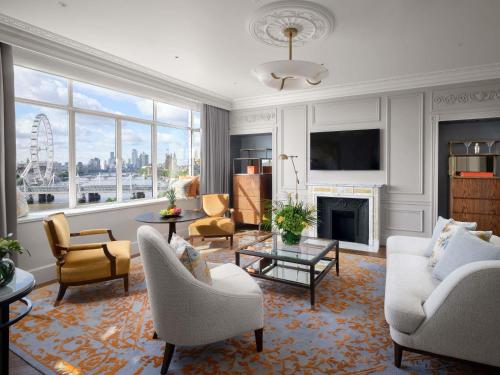 Suite de 1 dormitorio con vistas al río del hotel The Savoy