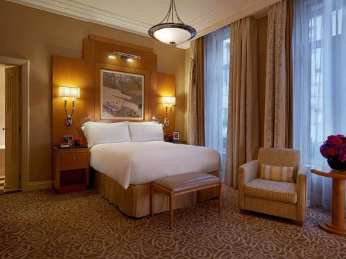 Habitación Superior con cama queen del hotel The Savoy