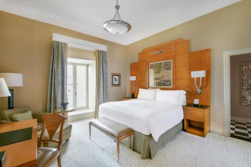 Habitación Heritage Deluxe King del hotel The Savoy