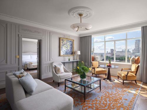 Suite de 1 dormitorio con vistas al río del hotel The Savoy