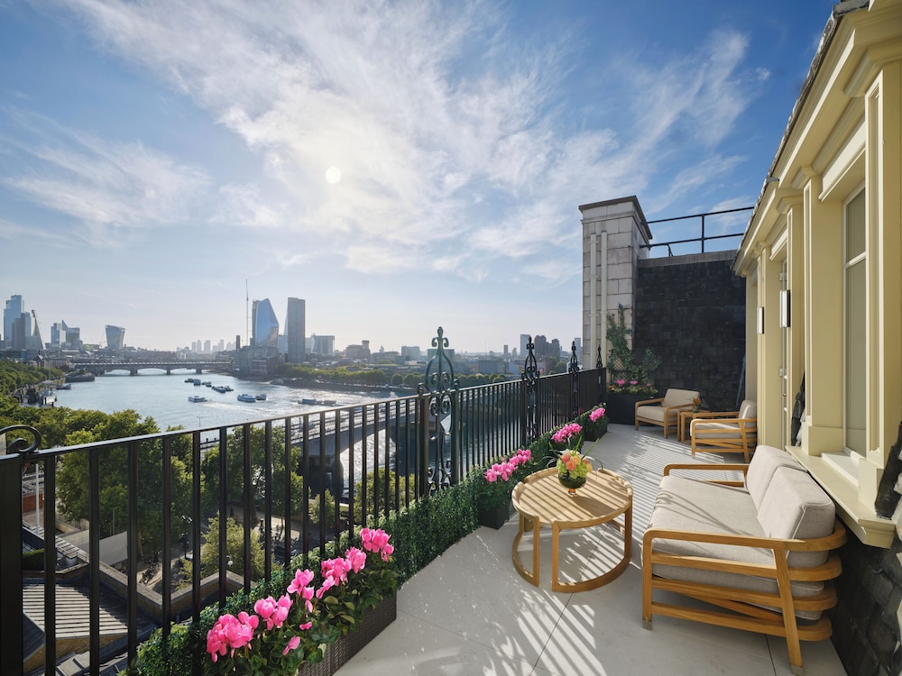 Suite, 2 habitaciones, terraza (1313sf, 122s) del hotel The Savoy. Foto 2