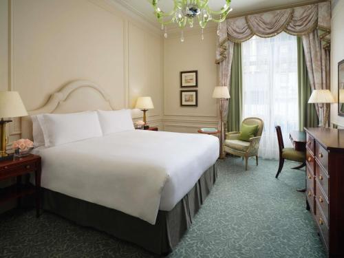 Habitación Heritage Deluxe King del hotel The Savoy. Foto 2