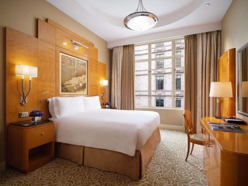 Habitación Heritage Deluxe King del hotel The Savoy. Foto 3