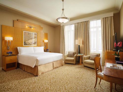 Habitación Heritage Luxury King del hotel The Savoy. Foto 2