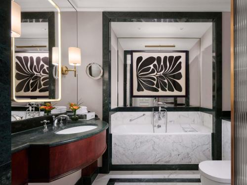 Suite Junior del hotel The Savoy. Foto 1