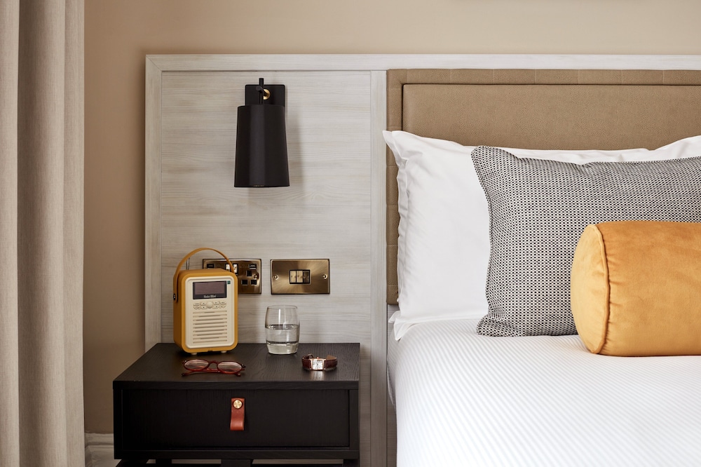 Habitación clásica doble del hotel The Clermont London, Victoria. Foto 1