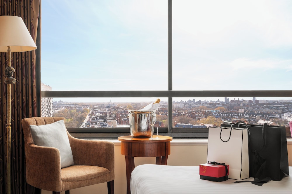 Habitación superior con 2 camas individuales del hotel Millennium London Knightsbridge. Foto 9