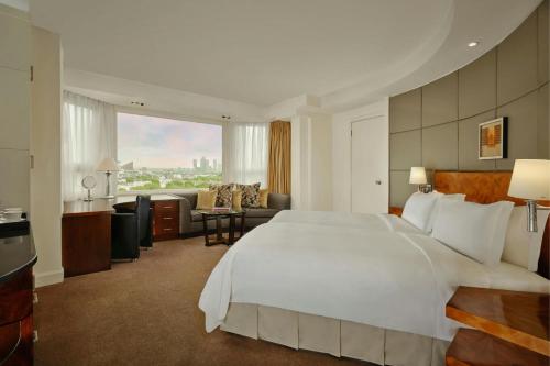 Habitación Panorámica - 2 camas individuales - Planta superior del hotel The Park Tower Knightsbridge, A Luxury Collection. Foto 5