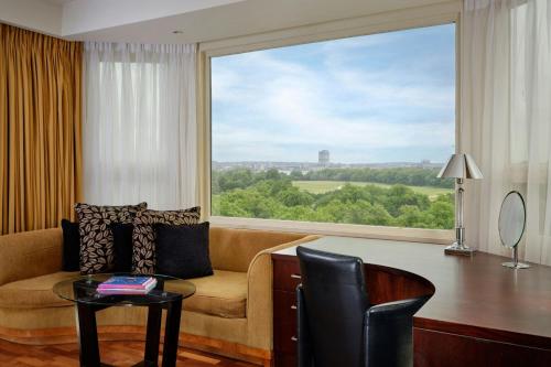 Suite Residencial Panorámica de 1 dormitorio - 1 cama extragrande del hotel The Park Tower Knightsbridge, A Luxury Collection. Foto 4