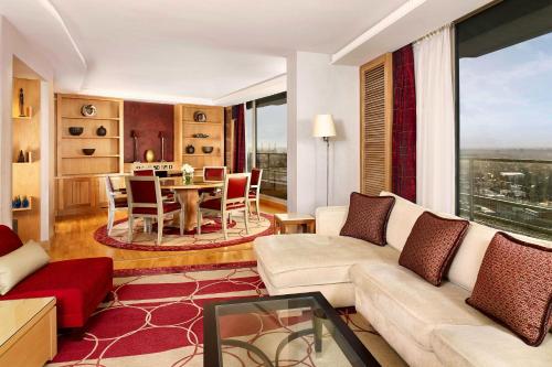 Suite Ático de 1 dormitorio - 1 cama extragrande del hotel The Park Tower Knightsbridge, A Luxury Collection. Foto 2