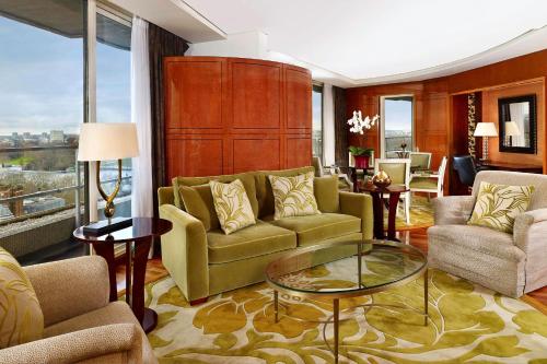 Suite Ático de 1 dormitorio - 1 cama extragrande del hotel The Park Tower Knightsbridge, A Luxury Collection. Foto 4