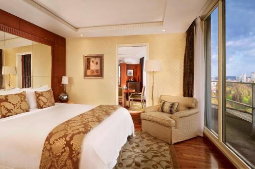 Suite Ático de 1 dormitorio - 1 cama extragrande del hotel The Park Tower Knightsbridge, A Luxury Collection. Foto 6