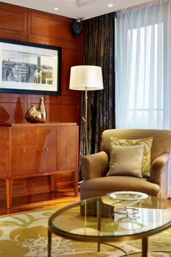 Suite Ático de 1 dormitorio - 1 cama extragrande del hotel The Park Tower Knightsbridge, A Luxury Collection. Foto 7