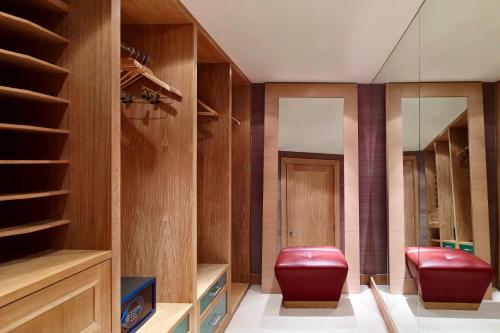 Suite Ático de 1 dormitorio - 1 cama extragrande del hotel The Park Tower Knightsbridge, A Luxury Collection. Foto 8