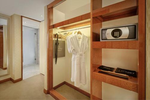 Suite Ático de 1 dormitorio - 1 cama extragrande del hotel The Park Tower Knightsbridge, A Luxury Collection. Foto 9