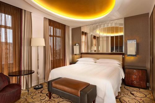 Habitación Superior con vistas al parque - 1 cama extragrande del hotel Sheraton Grand London Park Lane