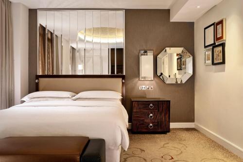 Habitación Deluxe - 1 cama grande del hotel Sheraton Grand London Park Lane