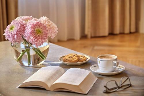 Suite Grand de 1 dormitorio con cama extragrande y vistas al parque - Acceso al club lounge del hotel Sheraton Grand London Park Lane. Foto 5