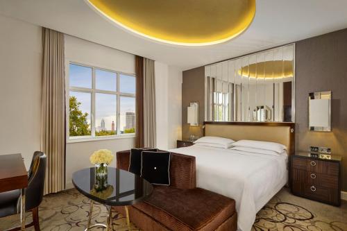 Suite Art Déco con cama extragrande - Acceso al club lounge del hotel Sheraton Grand London Park Lane