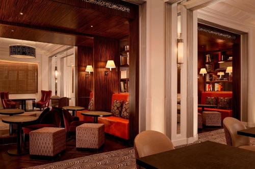 Suite Art Déco con cama extragrande - Acceso al club lounge del hotel Sheraton Grand London Park Lane. Foto 8