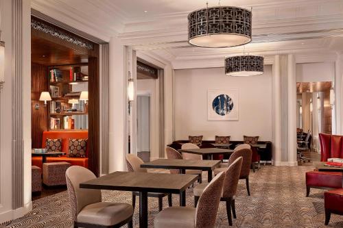 Suite Art Déco con cama extragrande - Acceso al club lounge del hotel Sheraton Grand London Park Lane. Foto 9