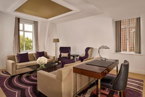 Suite de 1 dormitorio con cama extragrande y vistas al parque - Acceso al club lounge del hotel Sheraton Grand London Park Lane