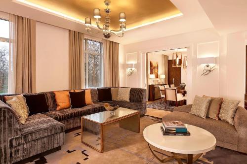 Suite Grand de 1 dormitorio con cama extragrande - Acceso al club lounge del hotel Sheraton Grand London Park Lane. Foto 1