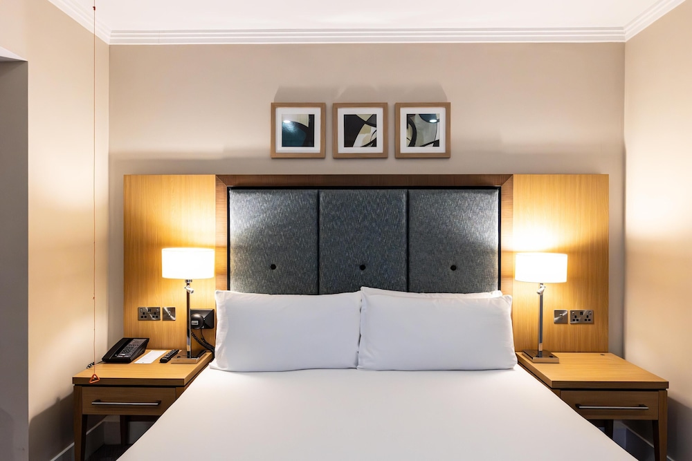 Habitación, 1 cama de matrimonio, accesible para personas con discapacidad del hotel Doubletree By Hilton London Victoria. Foto 1