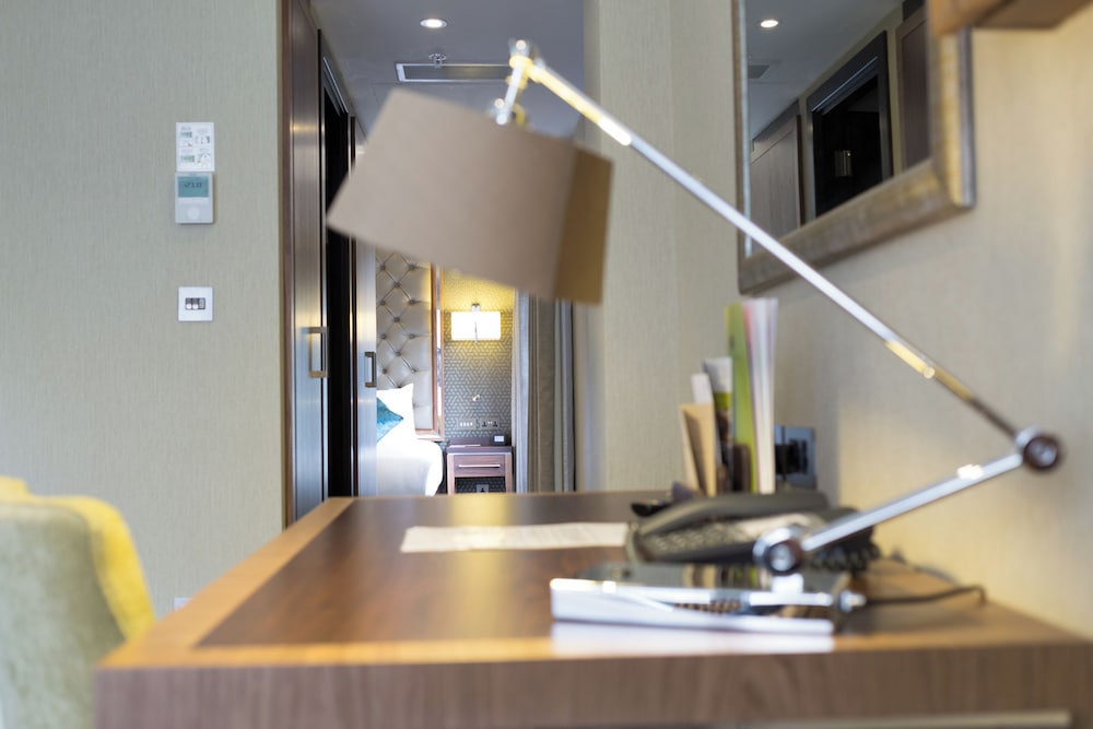 Suite junior, 1 cama de matrimonio grande del hotel Doubletree By Hilton London Victoria. Foto 2