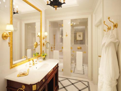 Habitación Deluxe del hotel The Ritz London. Foto 9