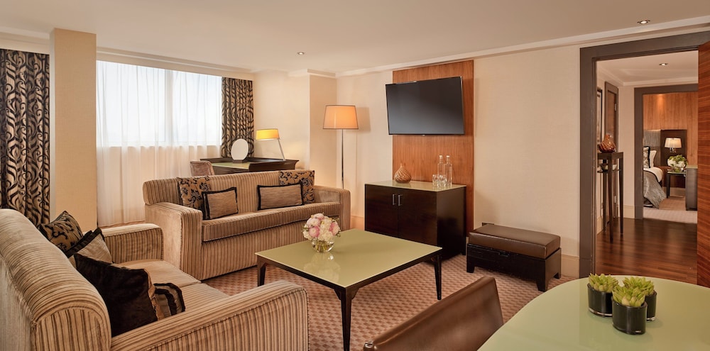 Ático ejecutivo, 1 cama de matrimonio grande con sofá cama (Penthouse King Suite) del hotel THE CAVENDISH. Foto 3