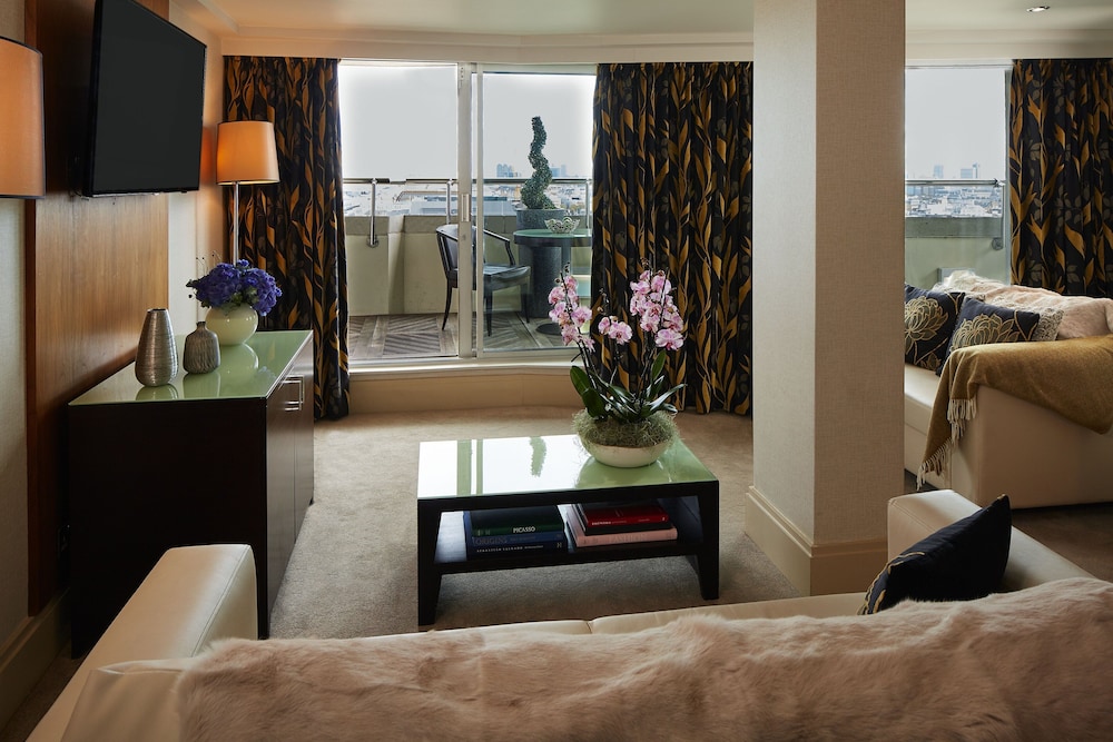 Ático ejecutivo, 1 cama de matrimonio grande con sofá cama (Penthouse King Suite) del hotel THE CAVENDISH. Foto 6