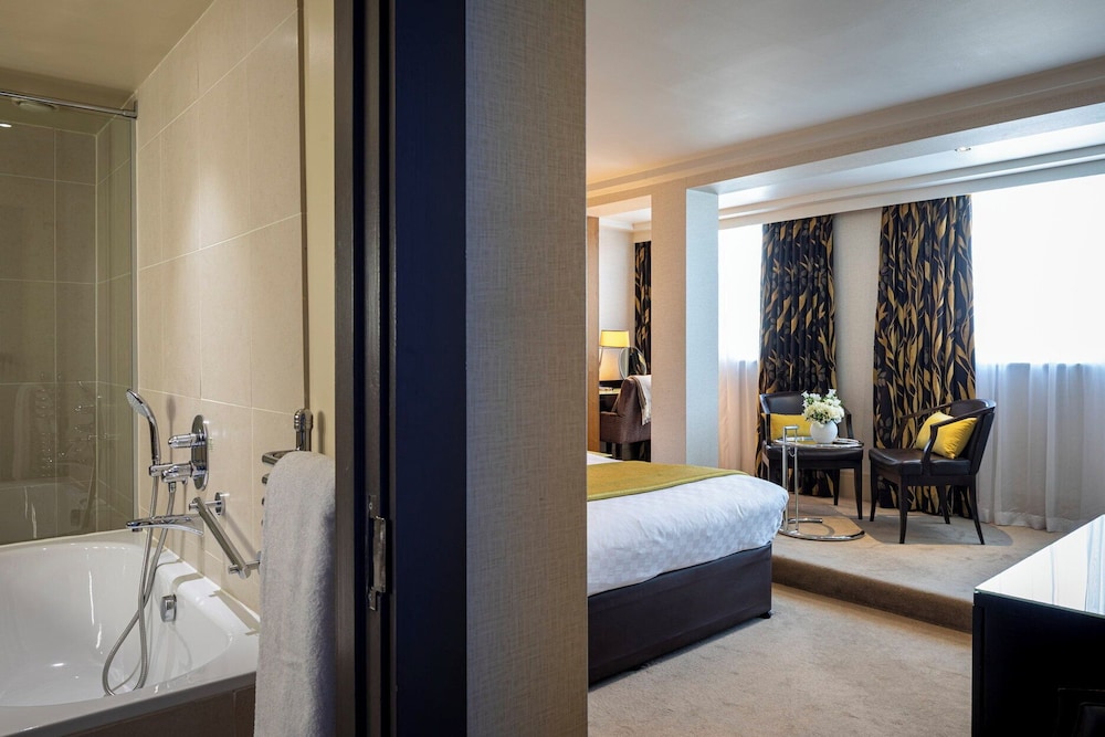 Ático ejecutivo, 1 cama de matrimonio grande con sofá cama (Penthouse King Suite) del hotel THE CAVENDISH. Foto 17