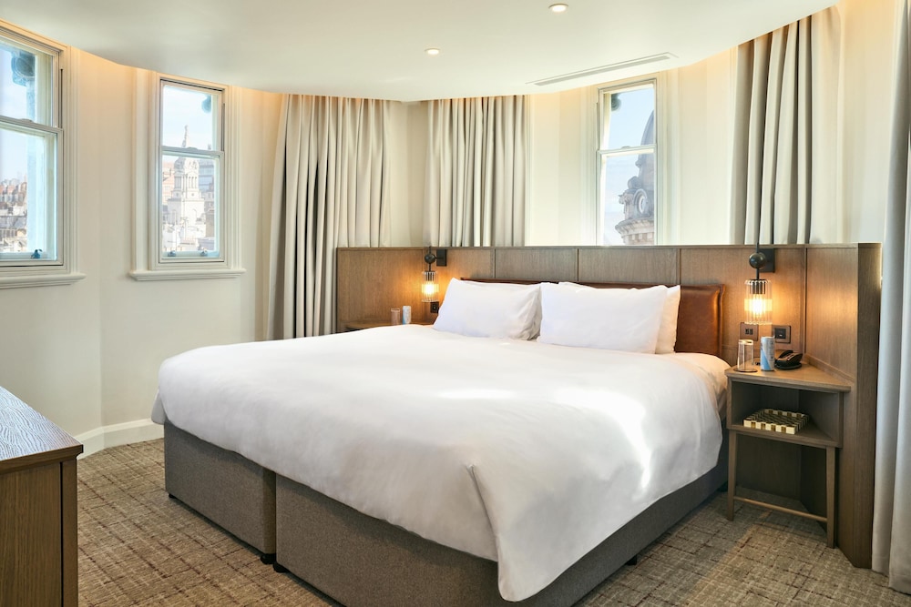 Suite junior (Newly refurbished) del hotel Radisson Blu , London Tottenham Court Road (formely Kenilworth)