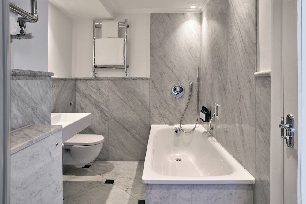Suite junior (Newly refurbished) del hotel Radisson Blu , London Tottenham Court Road (formely Kenilworth). Foto 9