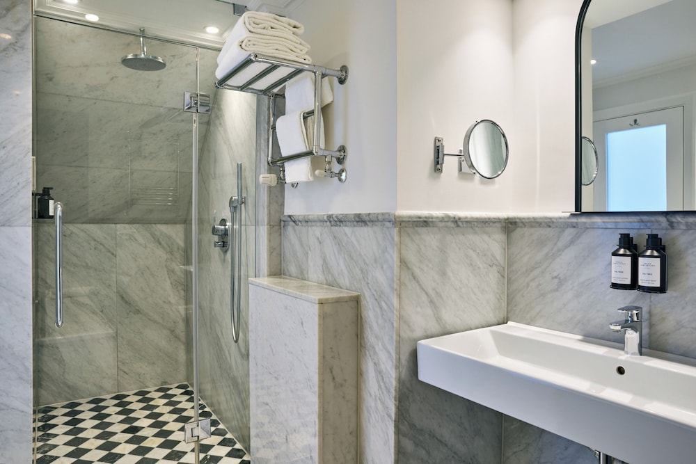 Suite junior (Newly refurbished) del hotel Radisson Blu , London Tottenham Court Road (formely Kenilworth). Foto 10