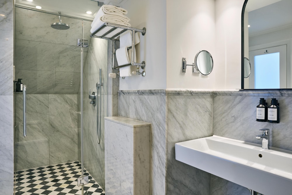 Suite junior (Newly refurbished) del hotel Radisson Blu , London Tottenham Court Road (formely Kenilworth). Foto 11