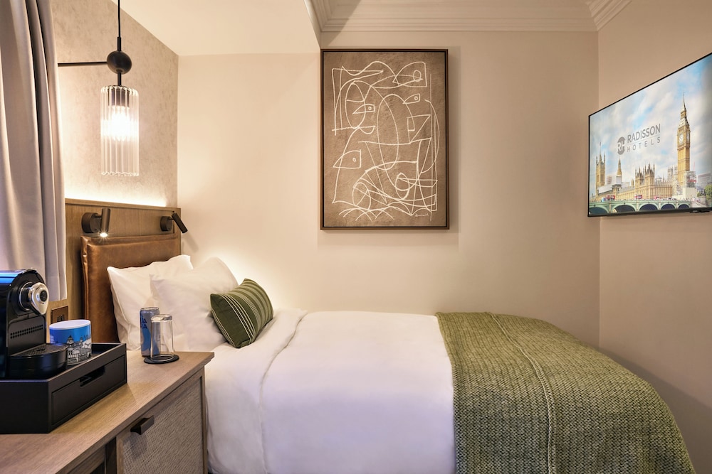 Habitación individual (Newly refurbished) del hotel Radisson Blu , London Tottenham Court Road (formely Kenilworth). Foto 1