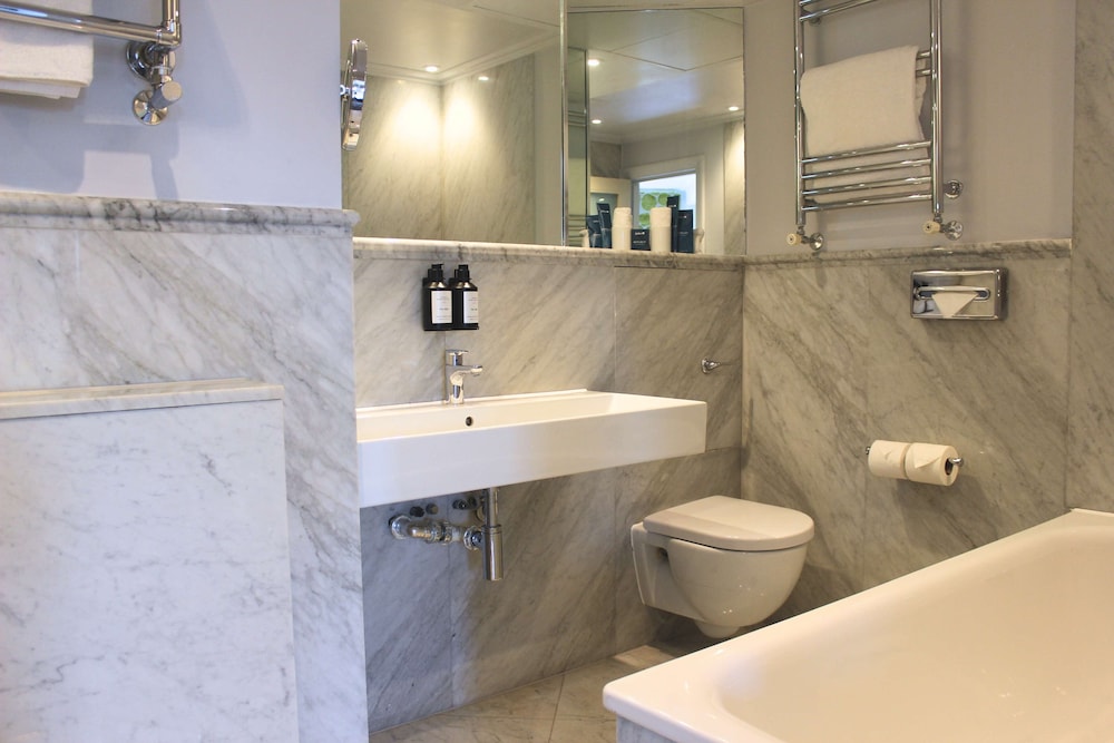 Suite junior del hotel Radisson Blu , London Tottenham Court Road (formely Kenilworth). Foto 9