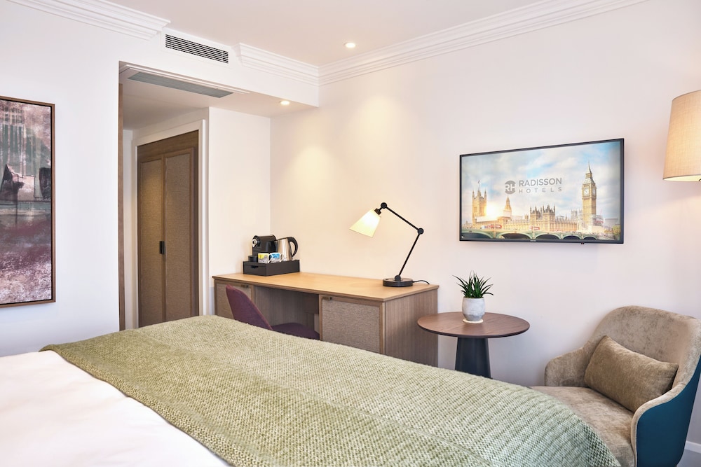 Habitación doble superior (Newly refurbished) del hotel Radisson Blu , London Tottenham Court Road (formely Kenilworth). Foto 1