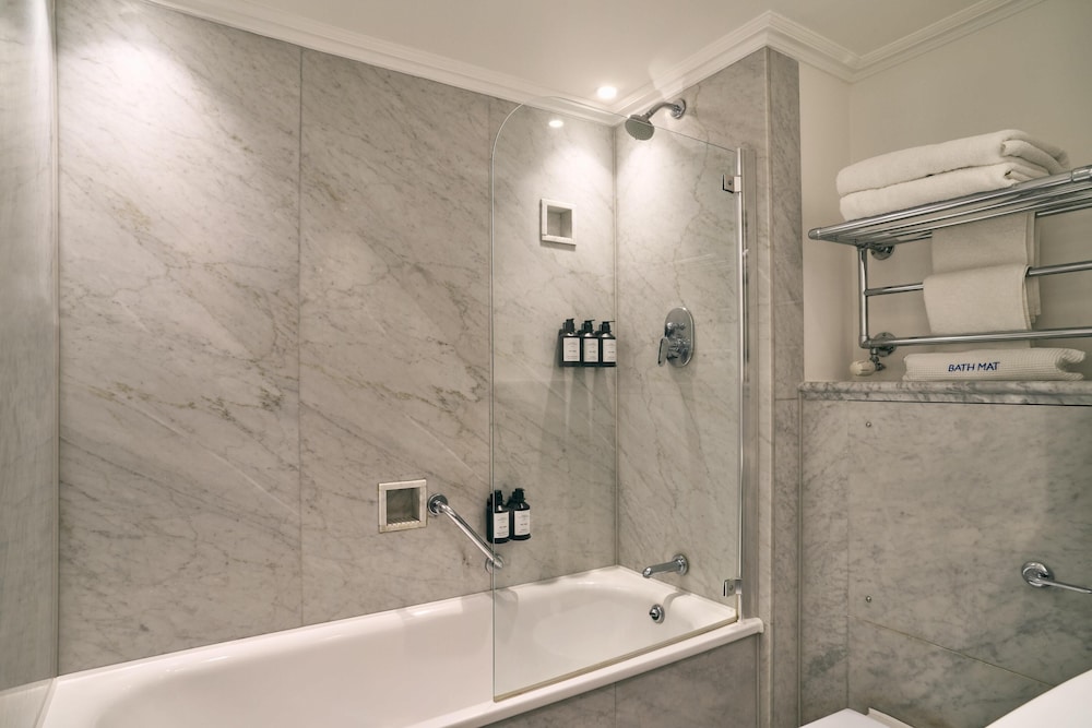 Habitación Deluxe (King, Newly refurbished) del hotel Radisson Blu , London Tottenham Court Road (formely Kenilworth). Foto 6