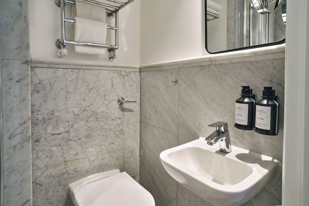 Habitación doble (Cosy, Newly refurbished) del hotel Radisson Blu , London Tottenham Court Road (formely Kenilworth). Foto 6