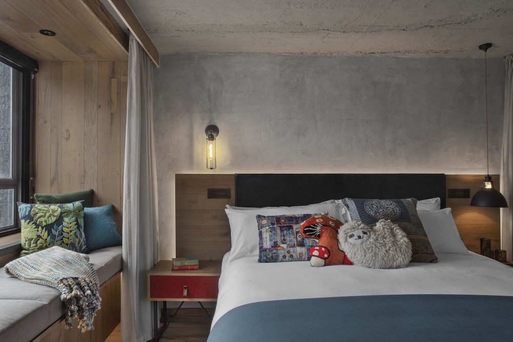 Habitación, 1 cama de matrimonio grande (Skyline) del hotel Treehouse Hotel London. Foto 1