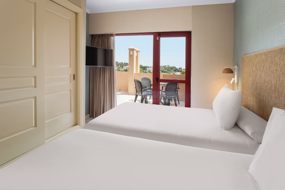 Suite Junior del hotel Holiday World Resort Affiliated by Meliá. Foto 3