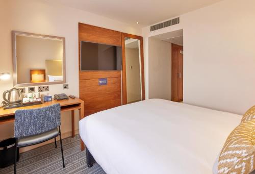 Habitación Doble Estándar del hotel Thistle London Hyde Park Kensington Gardens. Foto 1