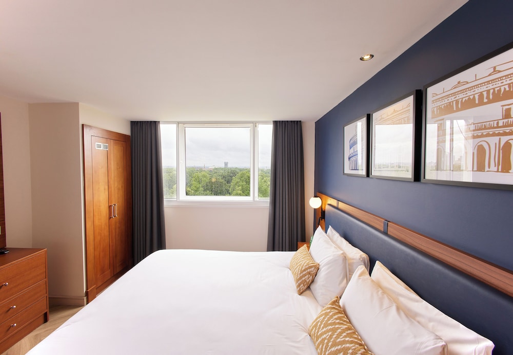 Deluxe Family Room del hotel Thistle London Hyde Park Kensington Gardens. Foto 9