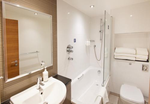 Habitación Familiar del hotel Thistle London Hyde Park Kensington Gardens. Foto 2