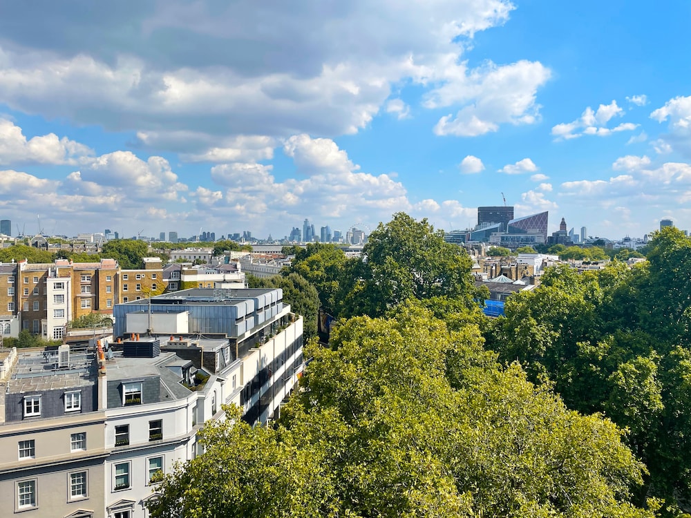 Suite Signature, vistas a la ciudad del hotel The Hari