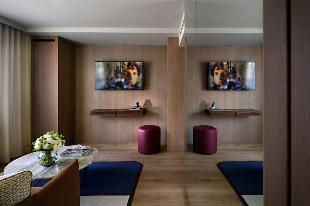 Suite junior, vistas a la ciudad del hotel The Hari. Foto 2